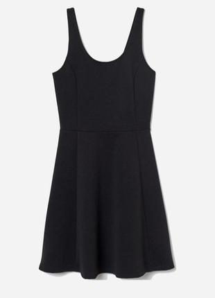 Маленькое черное платье в рубчик4 фото