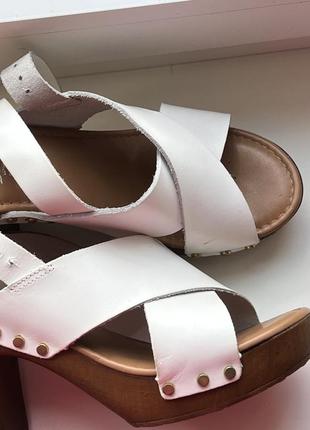 Босоніжки сандалі туфлі білі4 фото