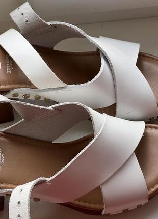 Босоніжки сандалі туфлі білі3 фото