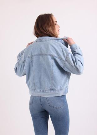 Женская короткая джинсовая куртка, джинсовка, голубая м, л3 фото