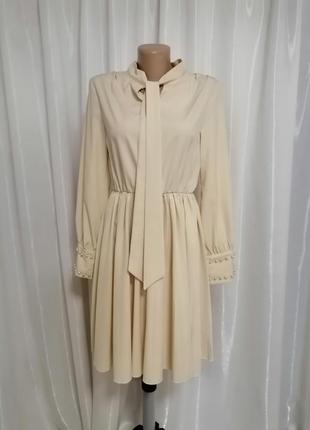 Платье с жемчугом