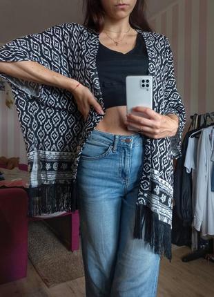 Накидка с бахромой