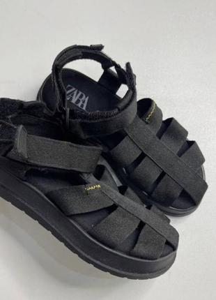 Новi дитячi босоніжки zara