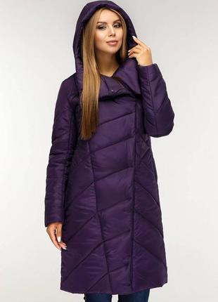 Женский зимний пуховик с капюшоном