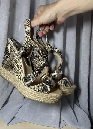 Босоніжки шкіра іспанія (jones bootmaker)