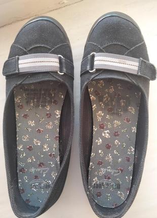 Балеткі, кеди clarks
