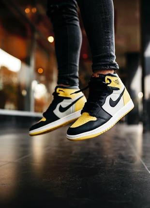 Мужские кроссовки nike air jordan 1 retro mid black yellow white скидка sale / smb