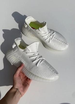 Кроссовки yeezy white