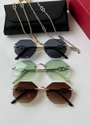 Брендовые очки в стиле  valentino ♥️с цепочкой