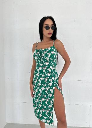 Женское стильное легкое платье на лето платье с разрезом на бретелях в цветочный принт зеленая2 фото