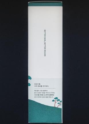 М'яка пінка для проблемної шкіри round lab pine tree soothing cica cleanser (150 мл)4 фото