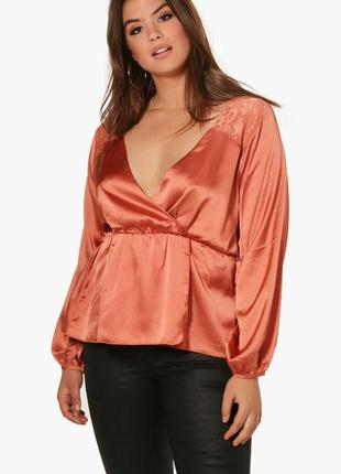 Шикарная блуза с вставками из кружева бронзового цвета