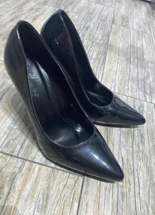 Шикарные черные лаковые туфли р.394 фото