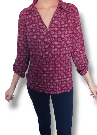 Котонова блуза сорочка yessica,  довгий рукав, бордового кольору з стилізованим квітковим принтом, розмір м