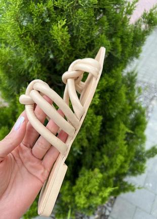 Шкіряні шльопанці