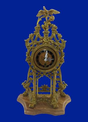 Бронзовые механические настольные часы на мраморной подставке "ребенок с орлом" арт. 0391