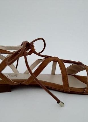 Босоніжки жіночі замшеві bata 39 р. 25 см коричневі3 фото