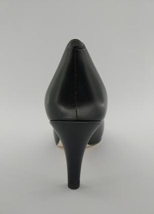 Туфли женские кожаные черные на каблуке unisa (016) 40р.5 фото