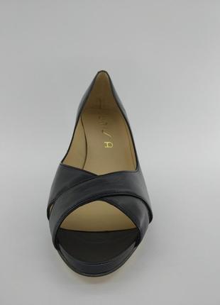 Туфли женские кожаные черные на каблуке unisa (016) 40р.4 фото