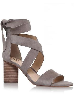 Босоніжки жіночі vince camuto jeneve grey 40 р. 27 см сірі