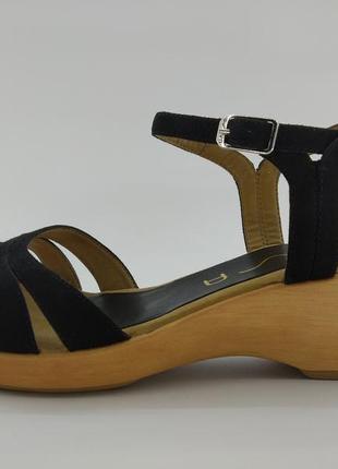 Босоніжки жіночі на танкетці unisa 40 р. 26 см чорні арт. 06