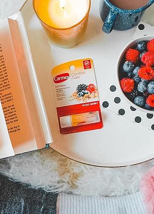 Бальзам для губ в стике carmex ягодный микс