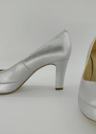 Туфлі жіночі шкіряні unisa numar metalicsd 38 р. 24,5 см срібні  арт. 0605 фото