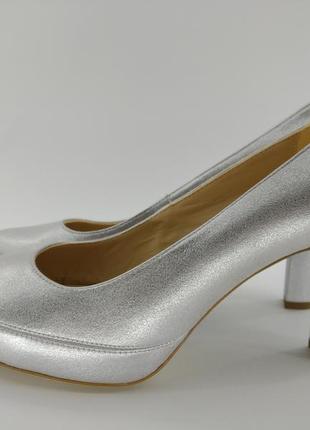 Туфлі жіночі шкіряні unisa numar metalicsd 38 р. 24,5 см срібні  арт. 0603 фото