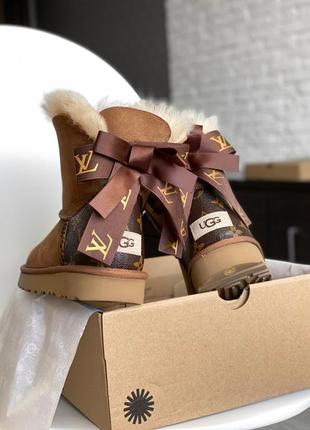 Шикарные женские зимние сапоги угги ugg bailey bow mini  с натуральным мехом6 фото