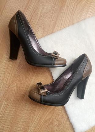 Нарядные туфли лодочки на каблуке g&s