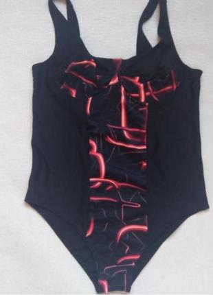 Суцільний купальник,закритий купальник