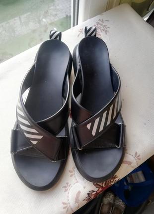 Шлепки кожа