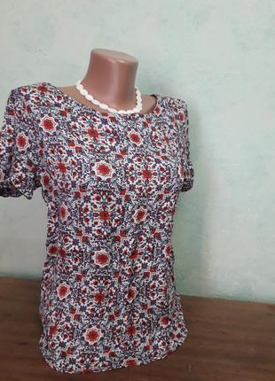 Легкая футболка блуза