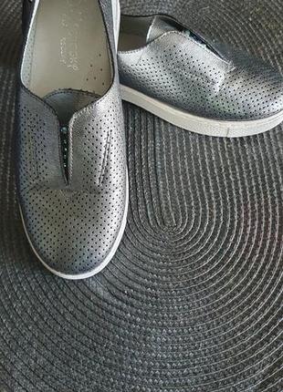 Туфли -слипоны,платинового цвета2 фото