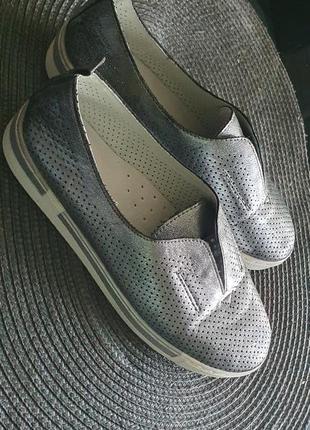 Туфли -слипоны,платинового цвета5 фото