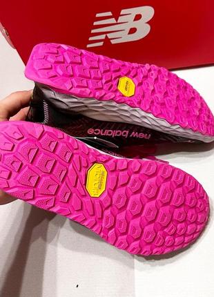 Нові жіночі оригінальні кросівки new balance fresh foam trail vibram в розмірах6 фото