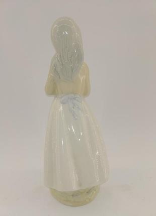 Статуэтка фарфоровая janbo "девушка и кот" арт. 0210