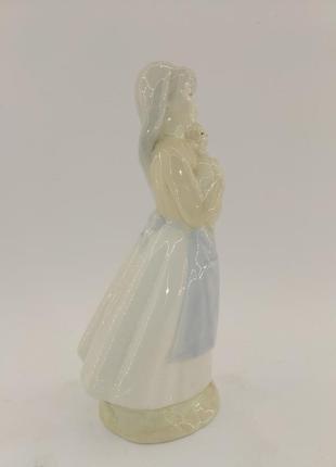 Статуэтка фарфоровая janbo "девушка и кот" арт. 0210