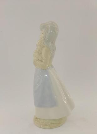 Статуэтка фарфоровая janbo "девушка и кот" арт. 0210