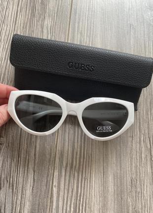 Окуляри guess