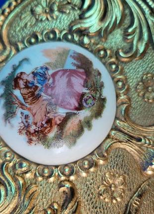 Бронзовая тарелка-картина "молодая пара" арт. 0821