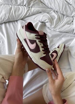 Женские кроссовки nike sb dunk cherry beige