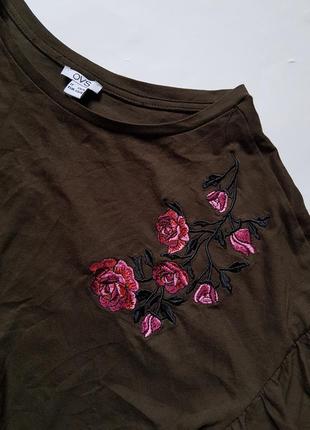 Стильна футболка з нашивками кольору хакі,футболка з широкими рукавами,топ з трояндами5 фото