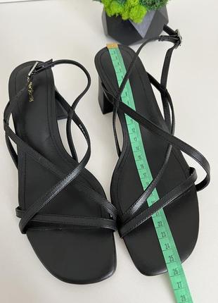 Босоножки strappy block heel leather sandals cos / 386 фото