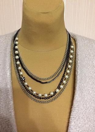 Трендовое украшение с разными цепями