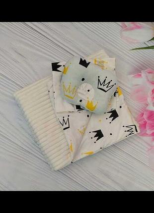 Красивый набор в кроватку и коляску