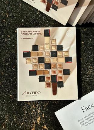 Shiseido synchro skin radiant lifting foundation стойкий тональный крем пробник1 фото
