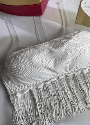 Топ бандо айвори с бахромой и чашками является нюансом 💙💛 сток