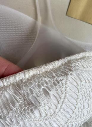 Топ бандо айвори с бахромой и чашками является нюансом 💙💛 сток