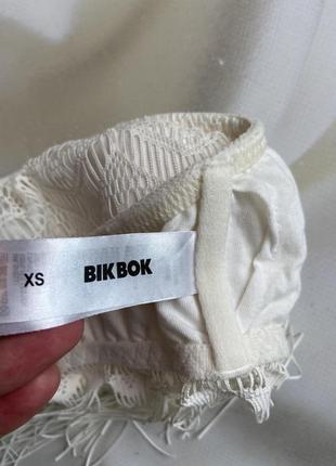 Топ бандо айвори с бахромой и чашками является нюансом 💙💛 сток